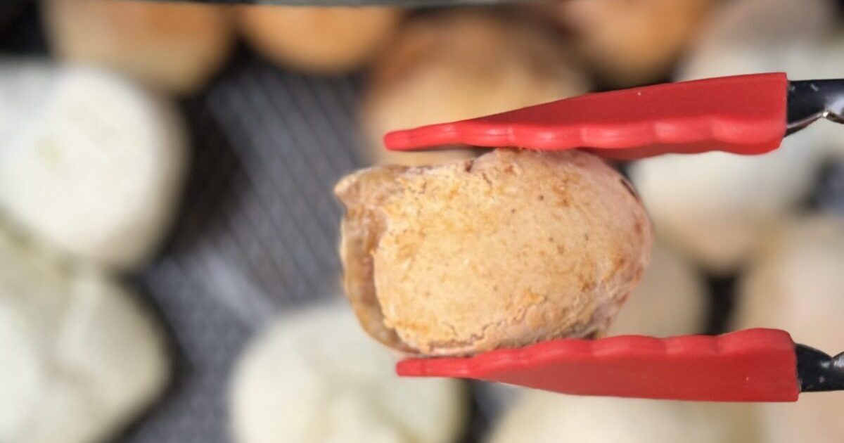Não de Queijo saindo quentinho da Air Fryer